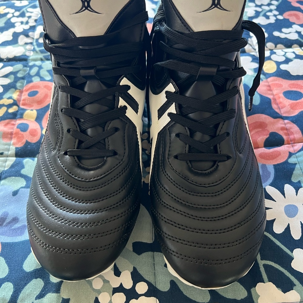 Gilbert Cleats